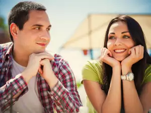 Как да привлечеш вниманието, без да говориш