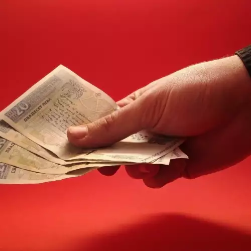 Какви осигуровки и данъци се дължат по гражданските договори?