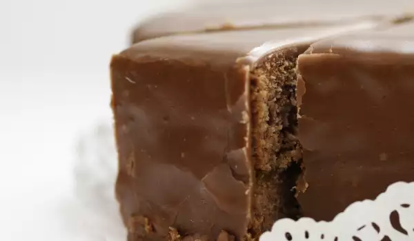 Как се прави шоколадова глазура за торти, сладкиши и сладки