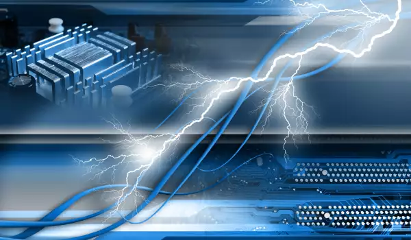 Как да предпазим електроуредите по време на гръмотевична буря?