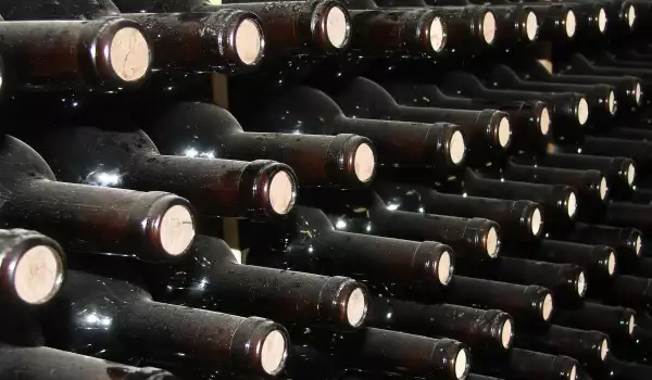 Как да предпазим виното от вкисване?
