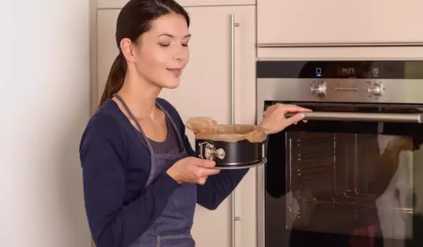 Какво е функция пиролиза при кухненските печки